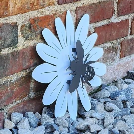 Bee on Flower Layered Metal Sign - Daisy Flower - Custom Metal Sign