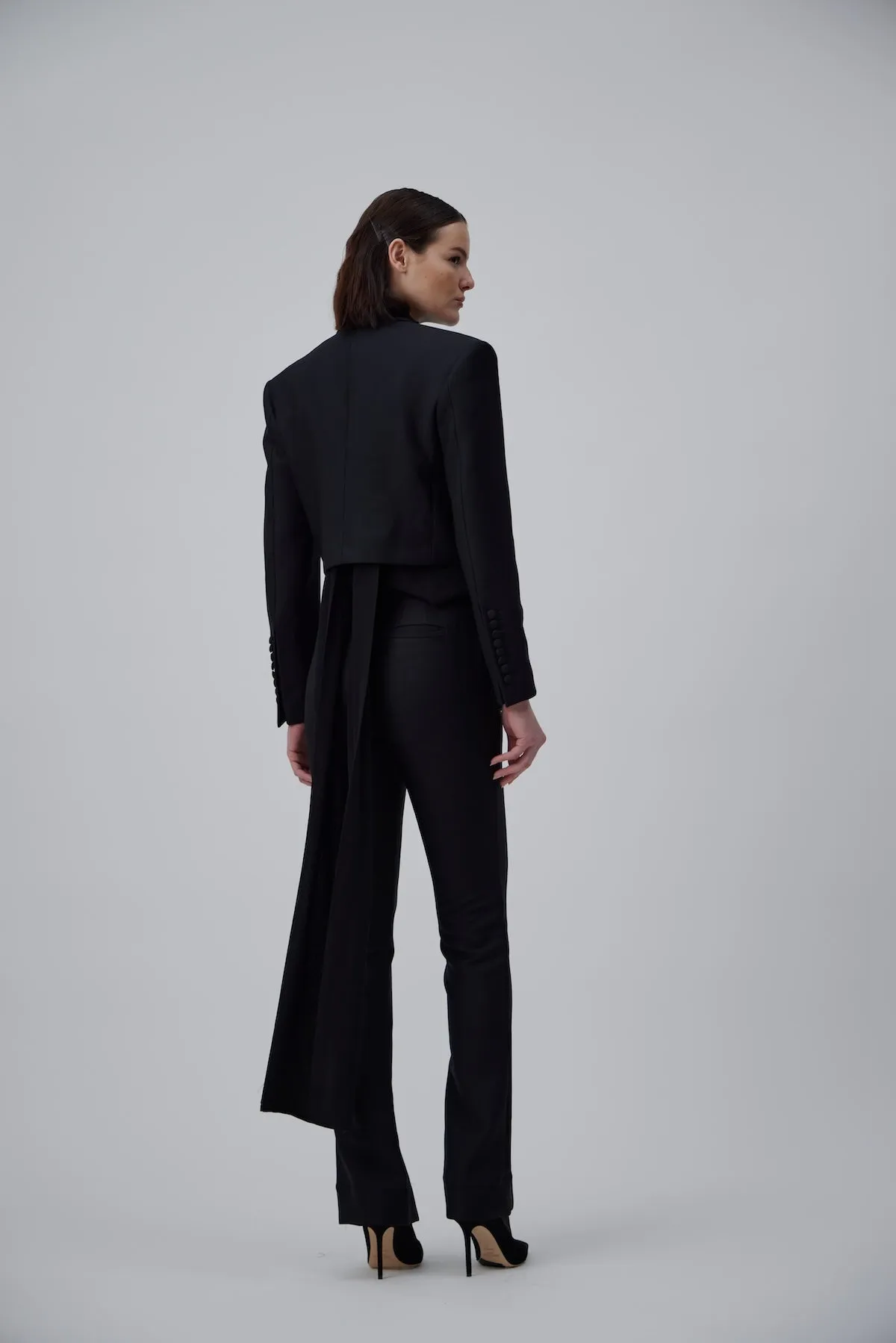 CROPPED TUXEDO JACKET IN GLOSSY BLACK