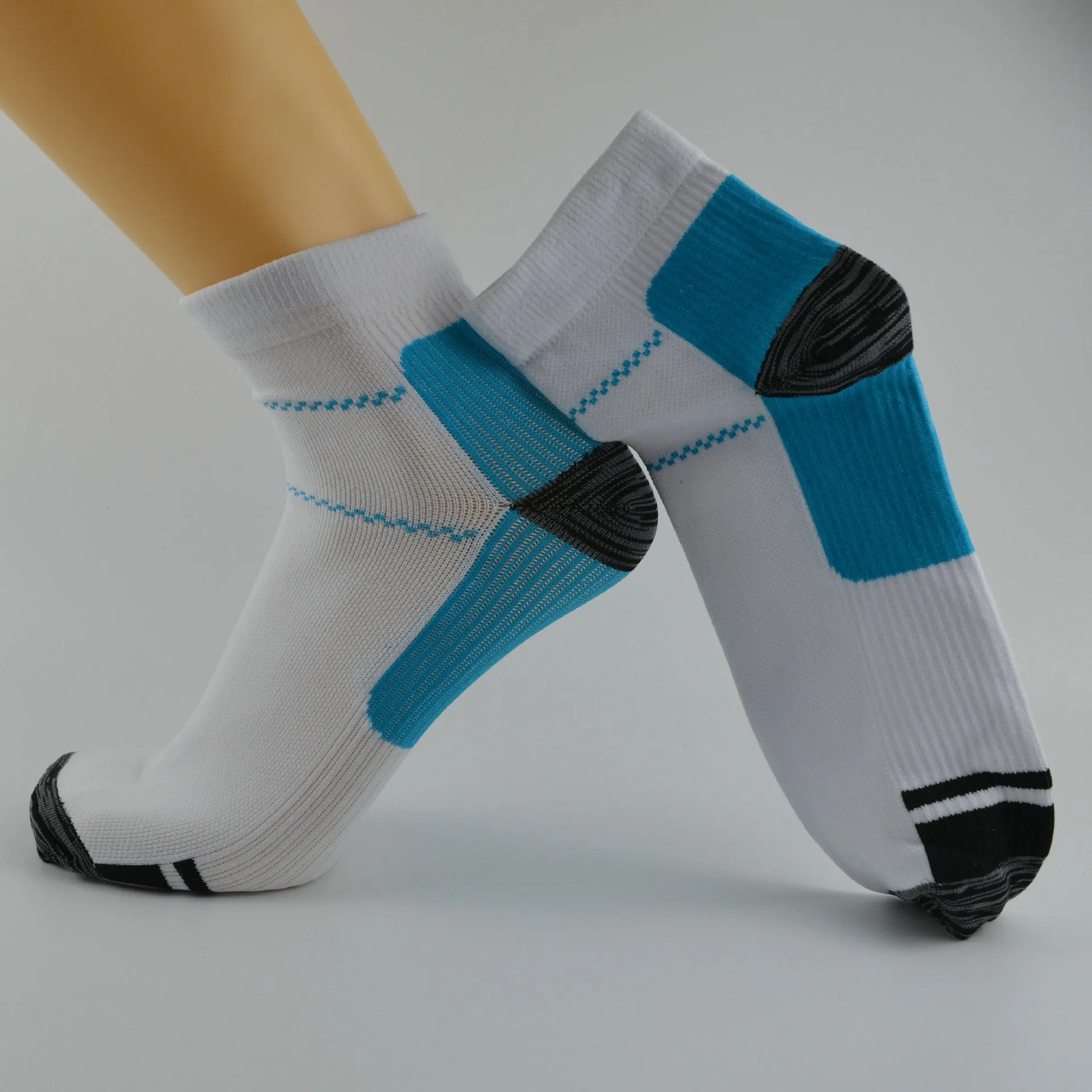 Elastic compression sports socks