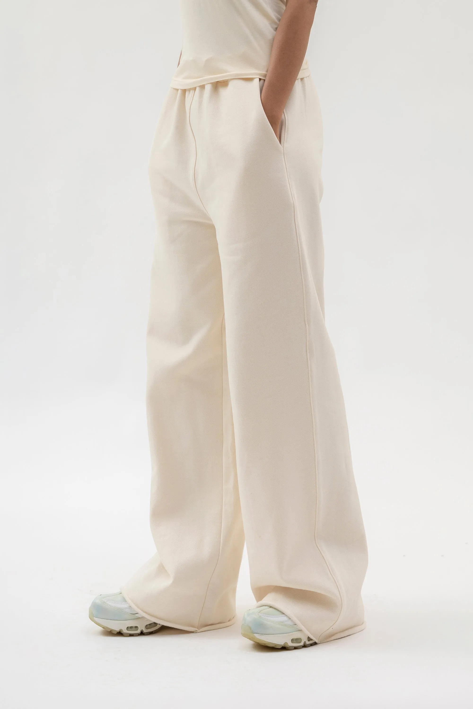 Wide-leg pant